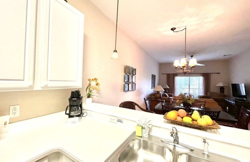 Bahama Bay Apartment | New Listing -PROMOTIONAL PRICE /Lake view condo near all attractions !