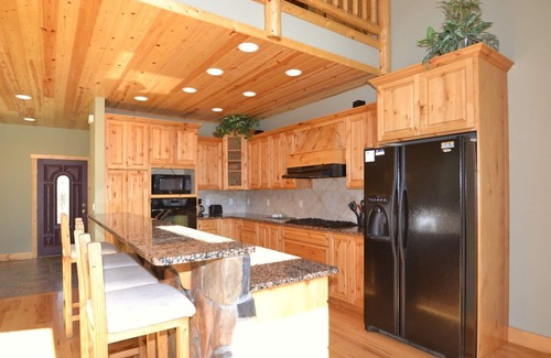Stanley Hills Condo | New Listing! Quiet, Comfortable! Great Mountain Views!