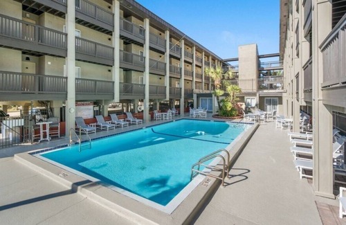 Fernandina Beach Condo | NEW LISTING - Sand Dollar VIllas - Forever Young