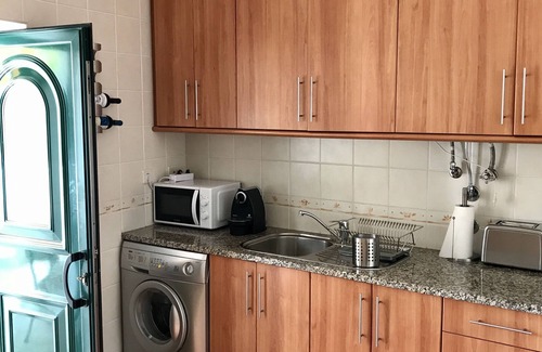 Sagres House | *NEW LISTING* Sagres House - Large patios, free wifi, cableTV, private parking