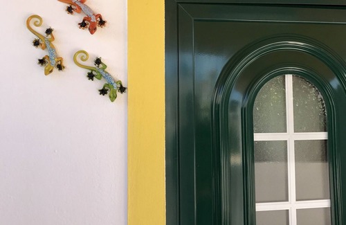 Sagres House | *NEW LISTING* Sagres House - Large patios, free wifi, cableTV, private parking