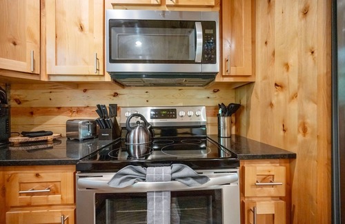 Pickens Cabin | New Listing! Secluded, Hot tub, Fire pit, Swings , ATV-trail access n& much more