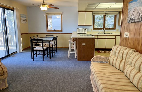 Silver Lake House | New Listing! Sleeps 10. Across from Upper Silver Lake