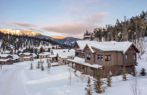 Spanish Peaks Cabin | New Listing! Spanish Peaks Ski-in/Ski-out Cabin with Hot Tub, Fireplace, Heated Garage and Grill!