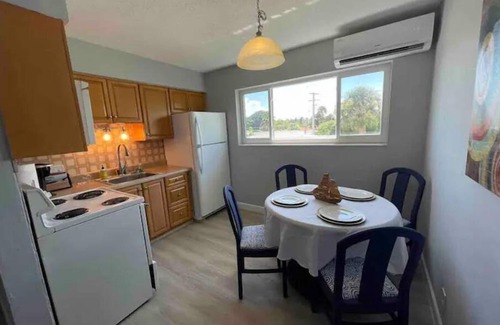 Palm Beach Shores Condo | New Listing: Steps-Beach, Snorkeling, Grill, Pet Friendly, Beach Gear!