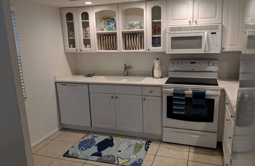 Longboat Key Villa | New Listing: Sun, Sea Breeze & Seagulls – The Ultimate Beach Location
