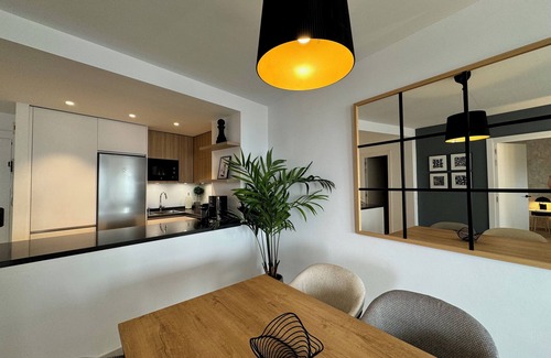 Estepona Condo | NEW LISTING. Superb apartment in Puerto de Estepona. Great Views to the Marina.