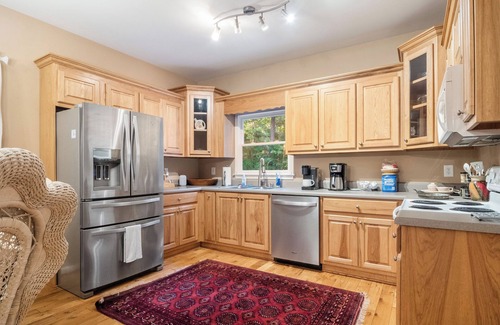 Dahlonega House | New Listing - Tate Creek Cottage in Wine Country! Fenced-In Yard for Dogs!