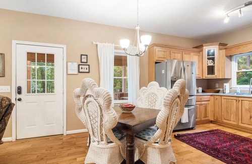 Dahlonega House | New Listing - Tate Creek Cottage in Wine Country! Fenced-In Yard for Dogs!