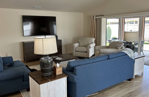 Wildwood House | New listing that is walking distance to Brownwood town center 3bd-2Bath house.