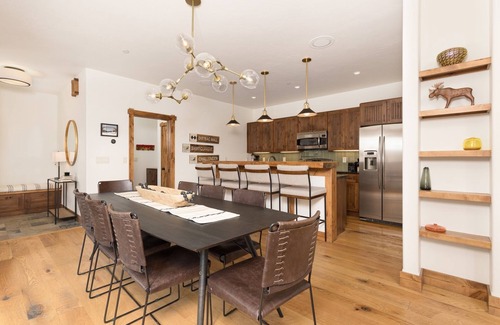 Big Sky House | New Listing! Townhome with Hot Tub, Firepit and Loft! Walk to Ski Shuttle!