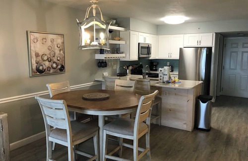 Ono Island Condo | NEW LISTING! UPDATED 2 BEDROOM/2 BATH BEACHFRONT CONDO/CLOSE TO STATE PIER