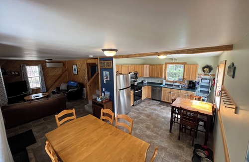Carrabassett Valley Ski Chalet | New Listing! Cozy Chalet 10-Minute Drive to Sugarloaf, Sleeps 9