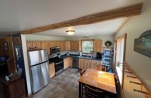 Carrabassett Valley Ski Chalet | New Listing! Cozy Chalet 10-Minute Drive to Sugarloaf, Sleeps 9