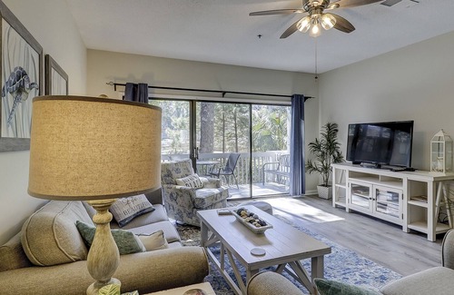 Hilton Head Island Condo | New Listing Updated Wonderful Luxury 2 BR Townhome Walk to Beach Large Living room 2 Kings Foldout