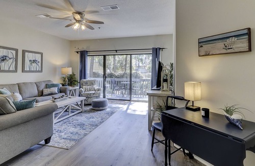 Hilton Head Island Condo | New Listing Updated Wonderful Luxury 2 BR Townhome Walk to Beach Large Living room 2 Kings Foldout