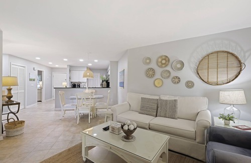 Shipyard Plantation Condo | New Listing! Updated Luxury 2 BR Condo Bikes & Beach Gear included