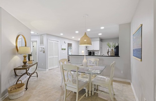 Shipyard Plantation Condo | New Listing! Updated Luxury 2 BR Condo Bikes & Beach Gear included