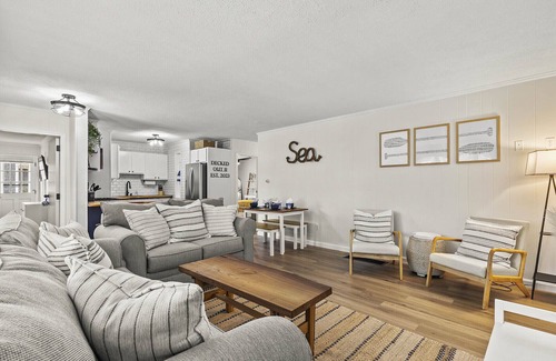 Hyannis Apartment | [New Listing] Walk To Beach, Main St, Harbor. Beautifully Renovated - Captain Gosnold Village