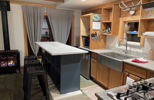 Creede House | New Listing! Walk to Downtown Creede | Pet-Friendly | Mountain Views