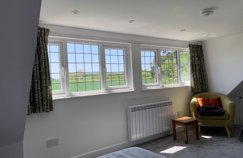 Upstreet House | New lodge with stunning views. Close to country, city and coast.