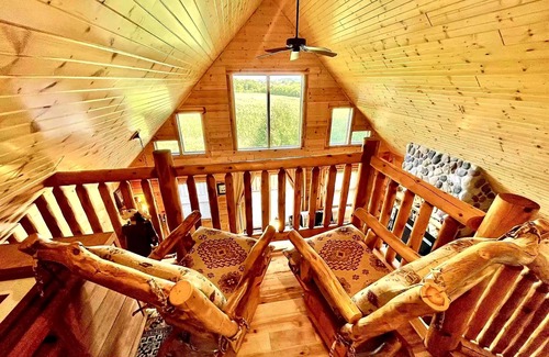 Baraboo Cabin | 🏞New Log Cabin*Perfect Location by Devil's Lake*Close to Dells*Ski*Fireplace*🏕