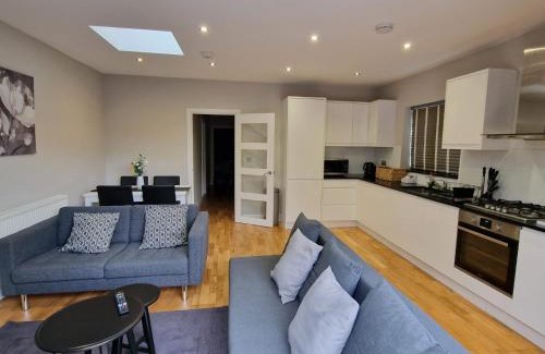 Cricklewood Apartment | New! Lovely 2 Bed Serviced Apartment with free parking