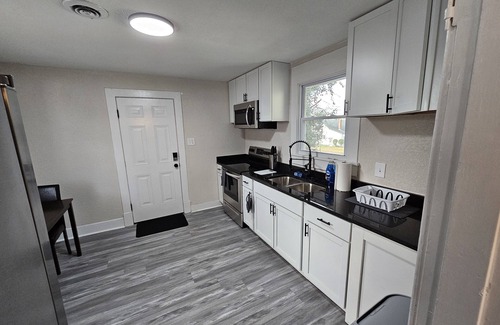 Portsmouth House | NEW! Lovely Home Near Night Life.