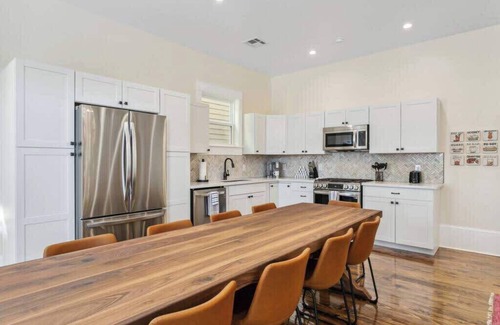 South 7th Ward House | New! Lux 5 bed/3.5 bath-Walking Distance to FQ!