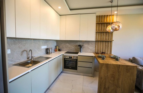 Karavas Apartment | New lux appartment by the pool c3