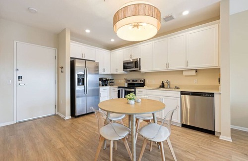 North Park Apartment | NEW LUX Modern Retreat | Views | Parking | Workspaces