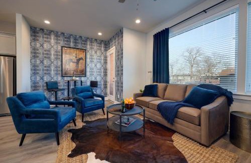 North Nashville House | New Lux Townhome 6 mins to DT Rooftop Sleeps 12
