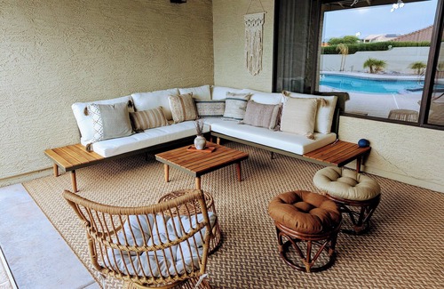 Fountain Hills House | NEW Luxe Heated Pool, Spa w Mountain Views Designer Duplex Villa w 5 King beds