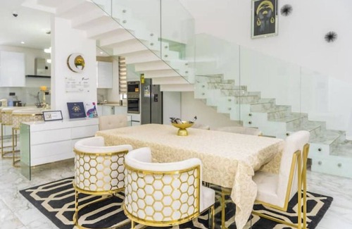 Labone House | New, Luxurious 3-bedroom House 7-mins from Airport