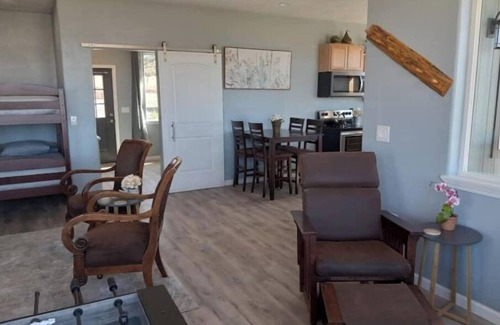 Custer County Cabin | New, luxurious, amazing view, Moose Cabin