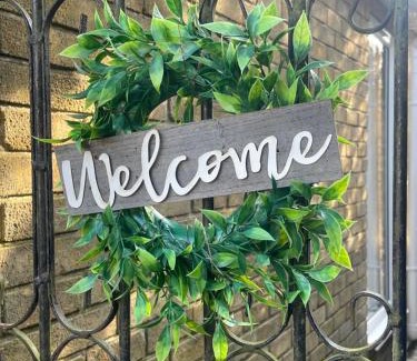 Chipstead House | New luxurious and spacious guest suite in Banstead