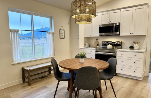 Columbia Falls Other | NEW & luxurious! Mountain View Retreat @ the Big Black Barn-near GNP & Wfish, AC
