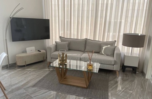 Tower Road Apartment | NEW Luxurious Seafront Apt. with Breathtaking View
