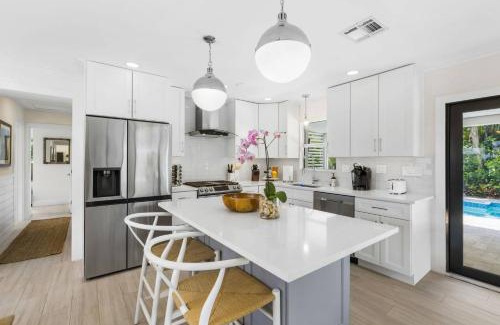 Southside House | New! Luxurious Villa with Pool in West Palm Beach