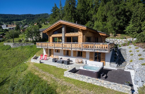 Mayens-de-Riddes Ski Chalet | new luxuriously appointed Chalet Charbray - La Tzoumaz - 10p - hot tub, sauna