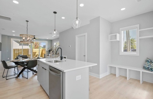 Charlotte House | New Luxury 3BR, 3.5 Bath Townhome In Charlotte, NC
