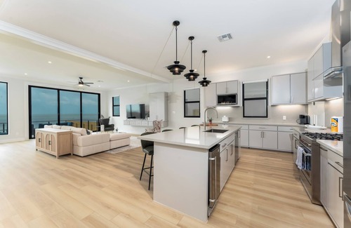 Port Isabel House | NEW LUXURY 4,000 SF Waterfront Home w/Pool , Sleeps 20