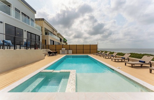 Port Isabel House | NEW LUXURY 4,000 SF Waterfront Home w/Pool , Sleeps 20