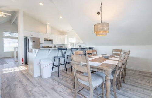 Roads End House | New Luxury 4BR w/Oceanview Walk to Beach Dogs ok!n