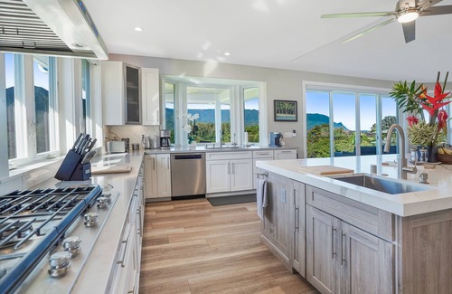 Princeville House | New Luxury 5BR Hanalei Bay, Lumahai, Bali Hai Pool View Estate