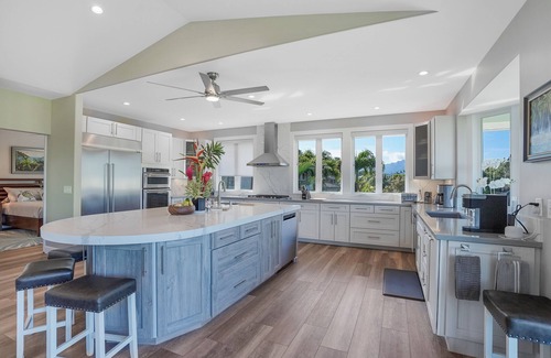 Princeville House | New Luxury 5BR Hanalei Bay, Lumahai, Bali Hai Pool View Estate