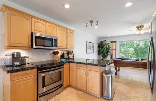 Village Grove House | *New* Luxury 5BR w/Pool and Outdoor Games!