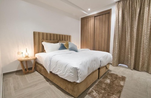 Secteur Touristique Apartment | New Luxury Apartment 135sqm Terrace Seafront Unlimited Wi-Fi