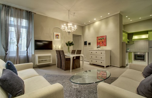 Duomo Apartment | New Luxury Apartment Duomo View 4 sleeps, 2 bedrooms, 2 bathrooms, AC, WiFi