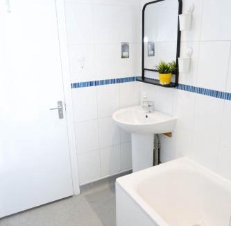 Dalston Apartment | New Luxury Apartments in Central Location Next to Shops, Cafes, Bars & Metro